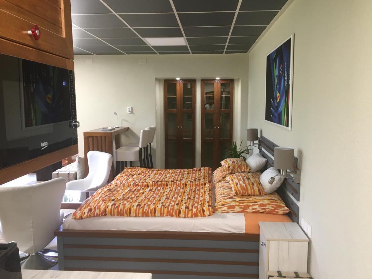 E 14 Aparthotel Berekfürdő Eksteriør bilde
