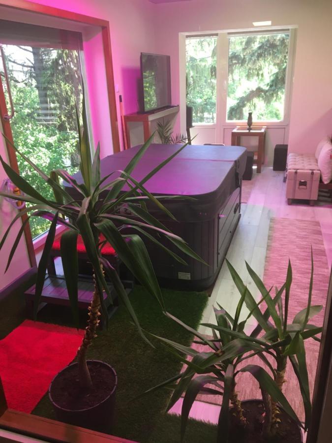 E 14 Aparthotel Berekfürdő Eksteriør bilde